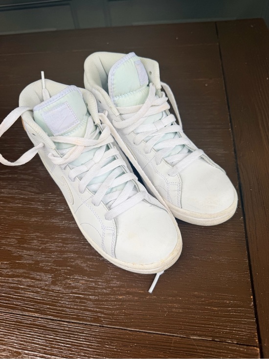 Nike Shoes - Nike sneakers